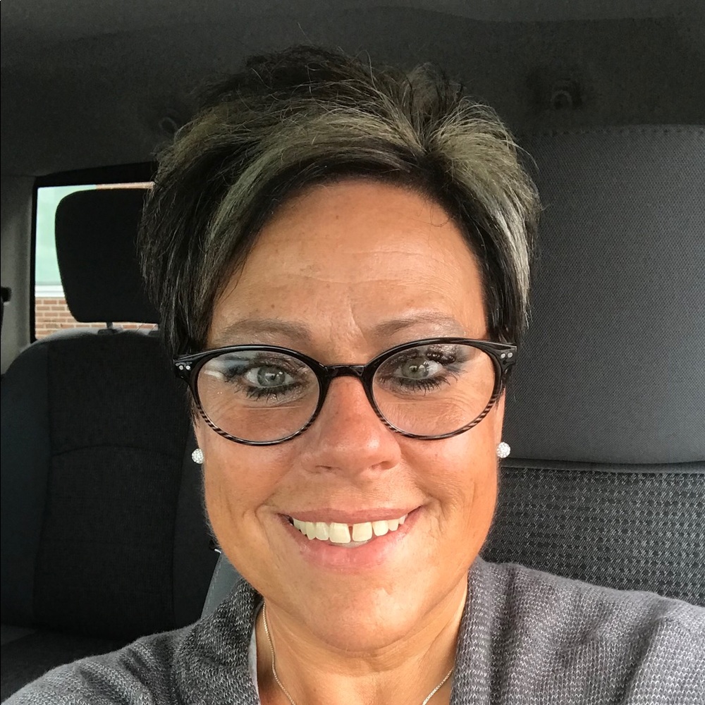 Meet your Posher, Melissa a